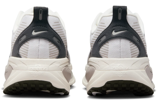 Nike Air Zoom Vomero 18 Run Pack Summit White | First Light
